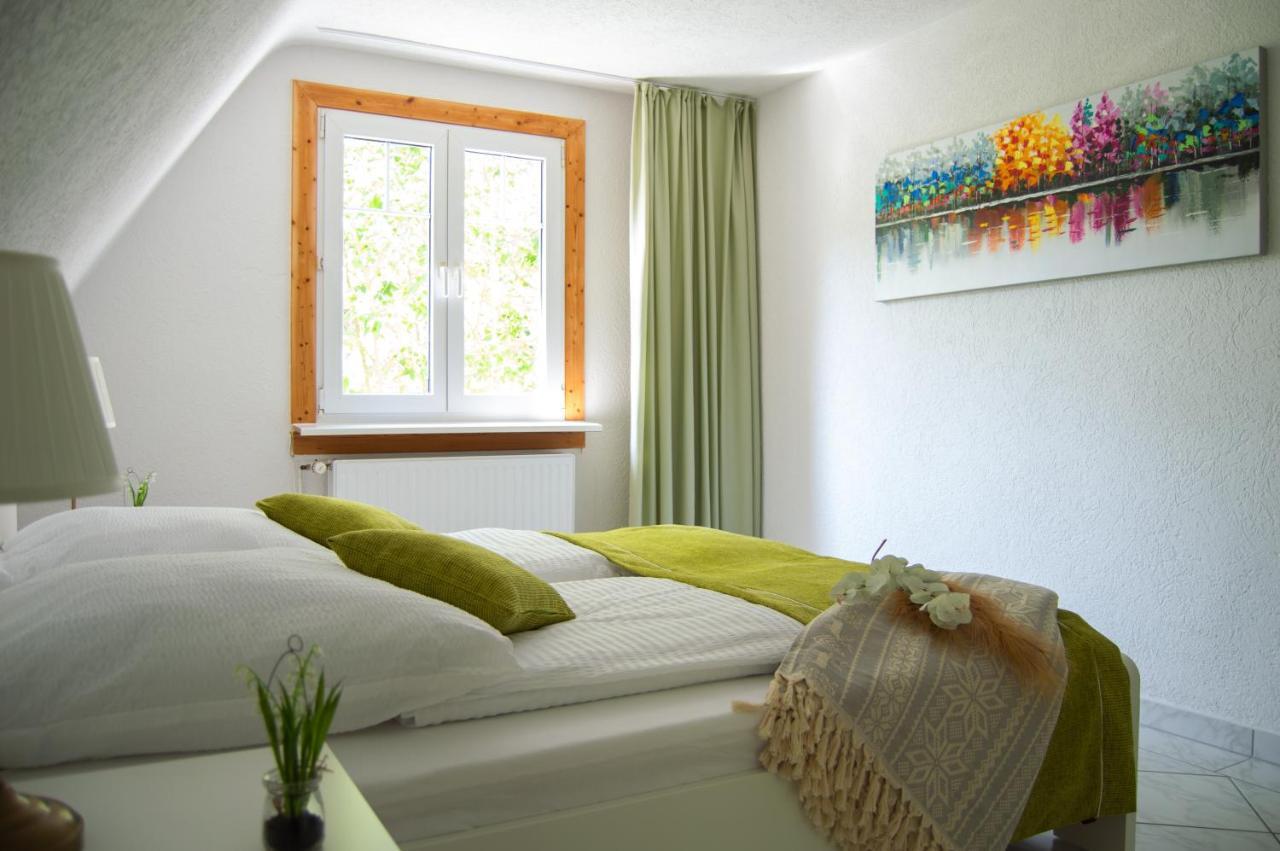 Wellness Mitten In Der Wasserfallstadt Triberg Triberg im Schwarzwald Exterior foto